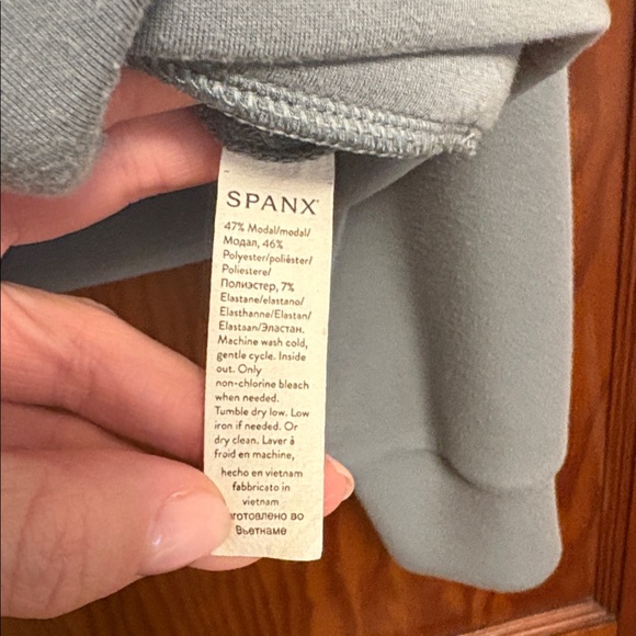 Spanx air essentials pullover medium - Picture 5 of 7